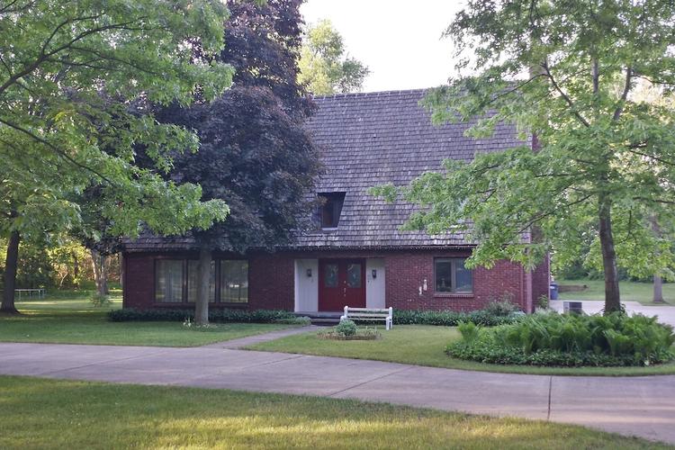 Pet Friendly Hotels in Plainwell, MI - BringFido