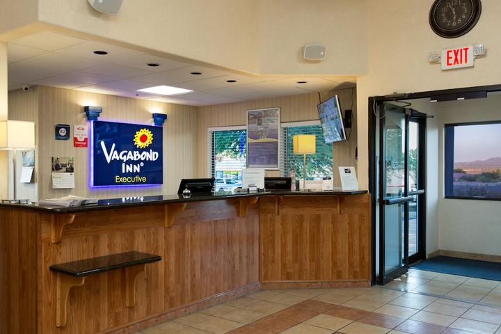 Pet Friendly Vagabond Inn Executive - Green Valley