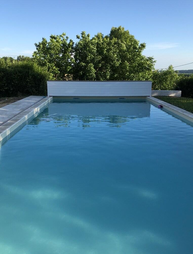 Pet Friendly Stone Property with Salted Pool