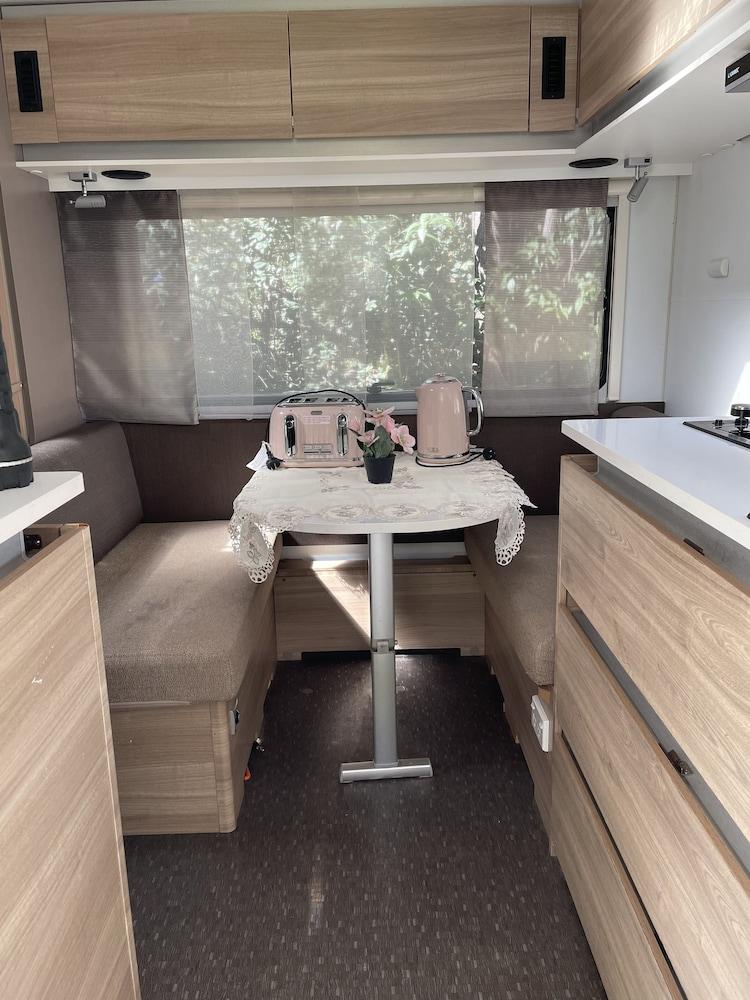 Pet Friendly Fully Self-Contained Caravan on Rural Property