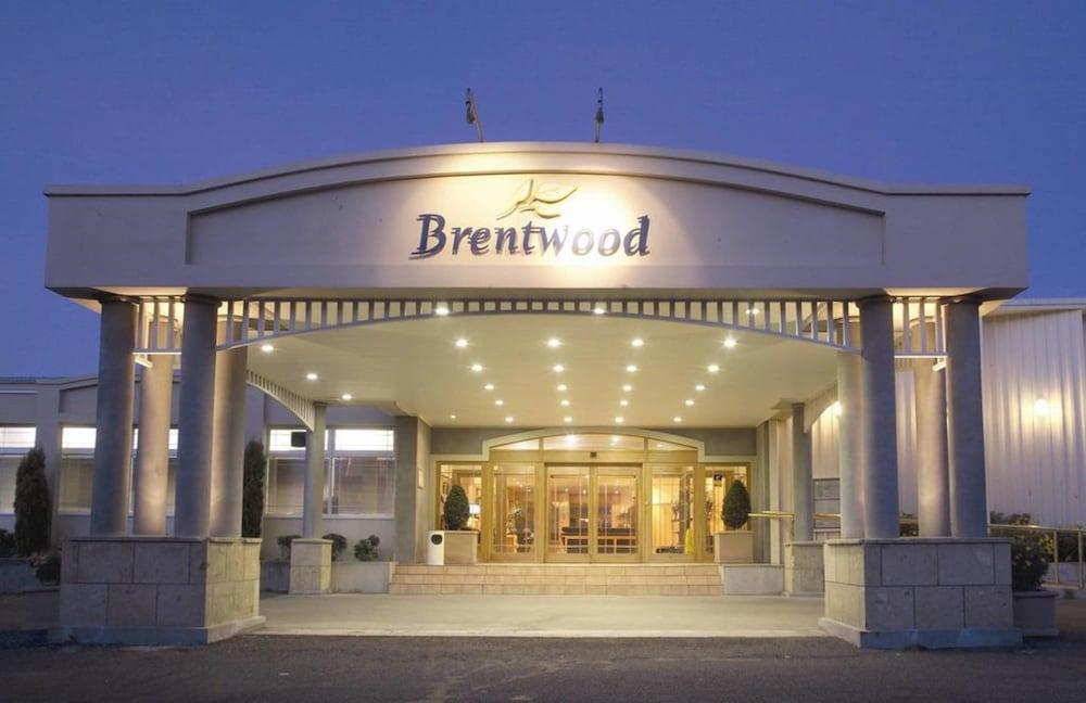 Pet Friendly Brentwood Hotel