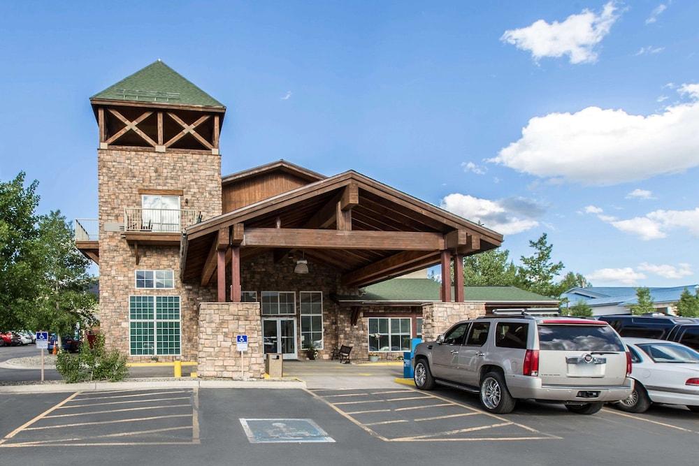 Pet Friendly Quality Inn & Suites Summit County
