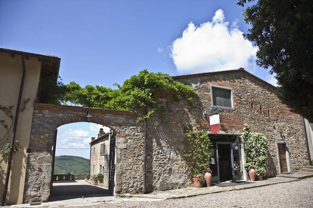 Pet Friendly Montelucci Country Resort & Agriturismo Di Charme