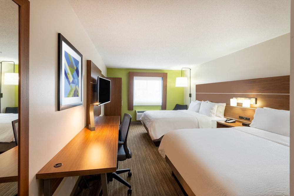 Pet Friendly Holiday Inn Express Vermilion by IHG