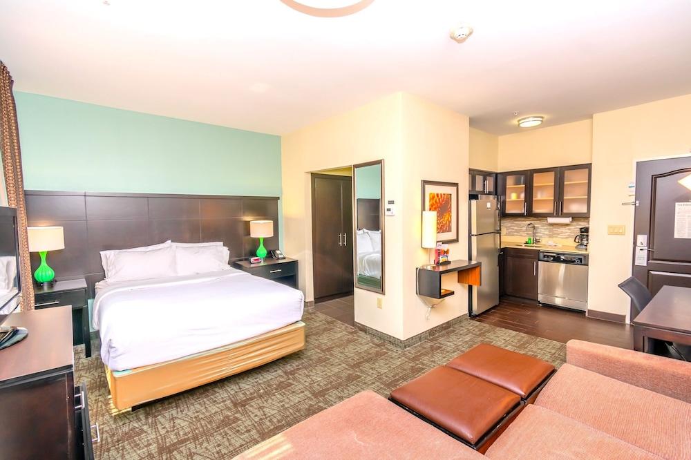 Staybridge Suites Houston IAH Beltway 8 Pet Policy