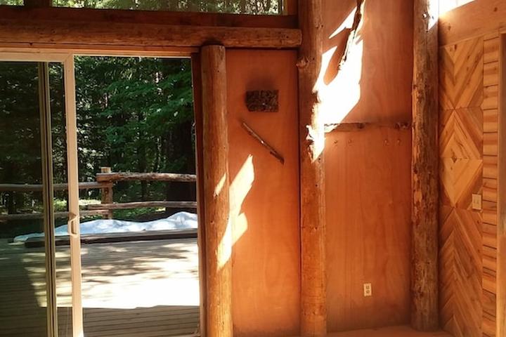 Pet Friendly Radiance Cabin on Eco-Preserve