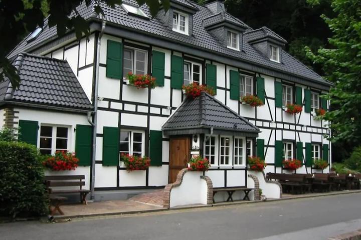 Pet Friendly Hotel - Restaurant Wißkirchen