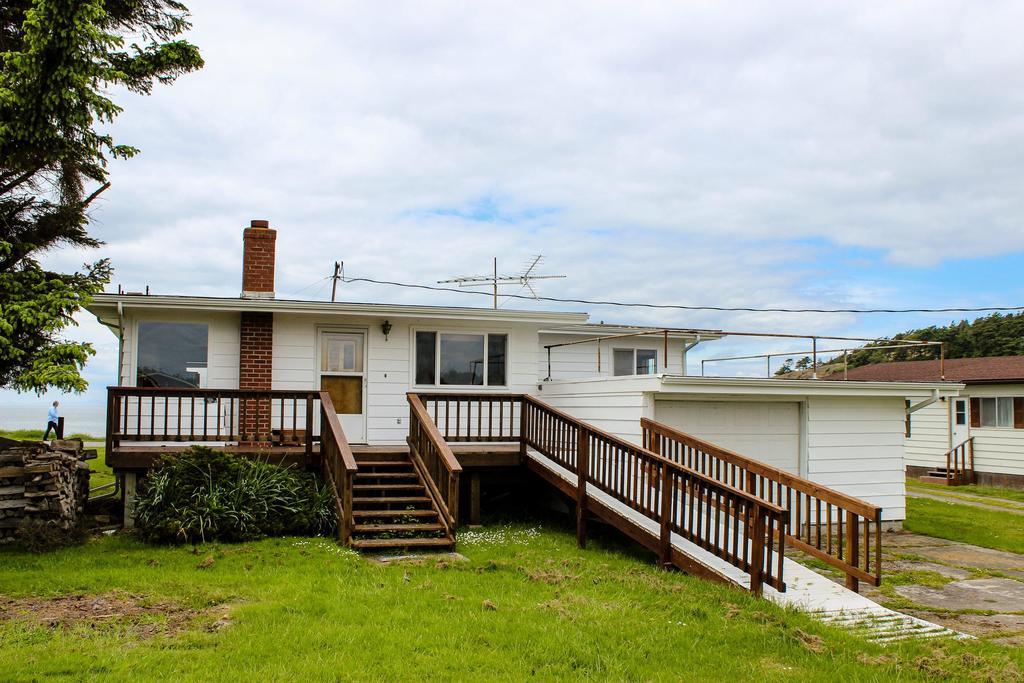 Lopez Island Agate Beach Waterfront Home Pet Policy