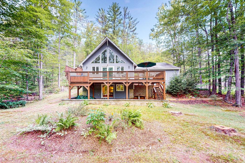 Pet Friendly Waterfront Home on the Saco River