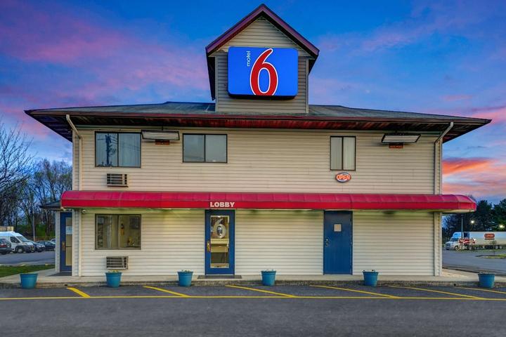 Pet Friendly Motel 6 Carlisle PA - Cumberland Valley