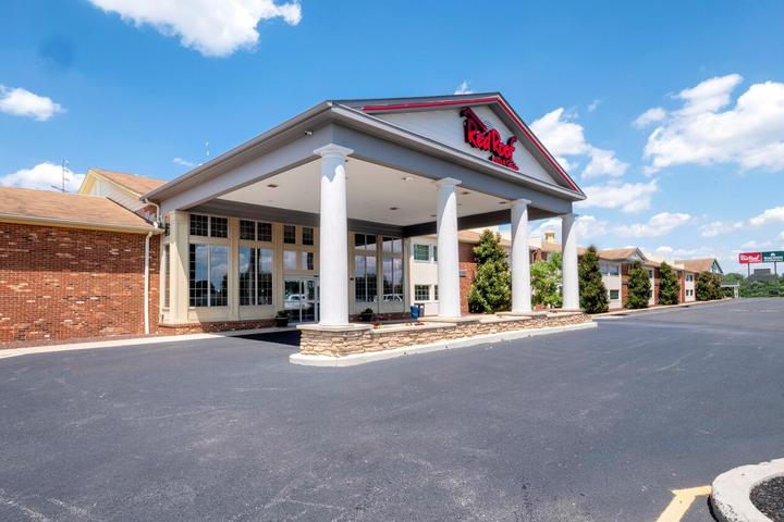 Pet Friendly Red Roof Inn and Suites Wilmington New Castle