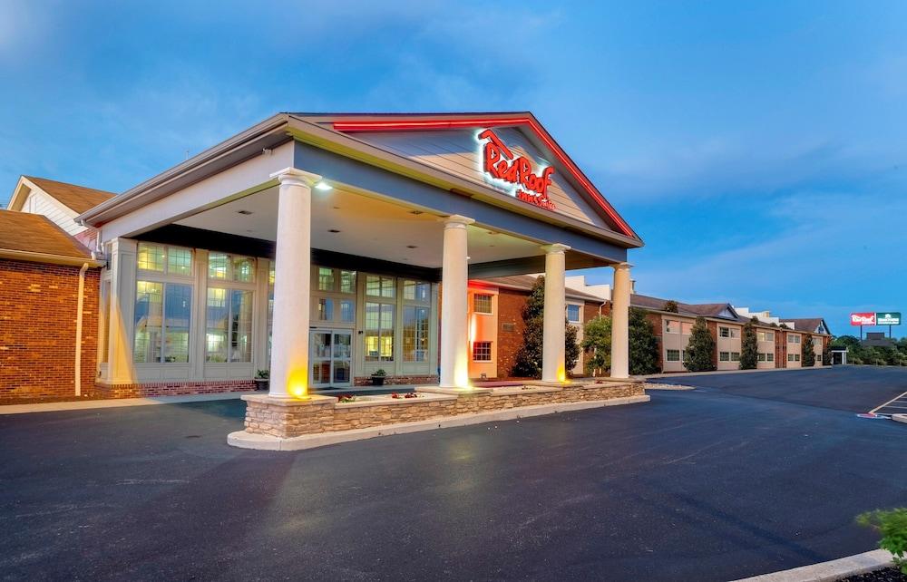 Pet Friendly Red Roof Inn & Suites Wilmington - New Castle