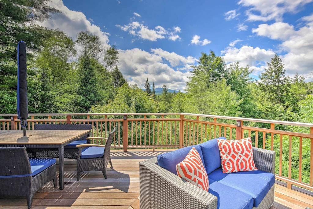 PetFriendly House With Deck 10 Mi to Stowe Mtn Pet Policy
