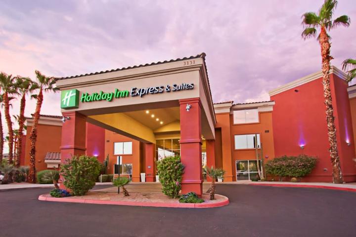 Pet Friendly Holiday Inn Express Hotel & Suites Scottsdale - Old Town an IHG Hotel