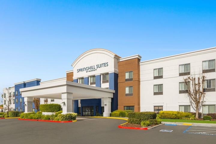 Pet Friendly SpringHill Suites by Marriott Modesto