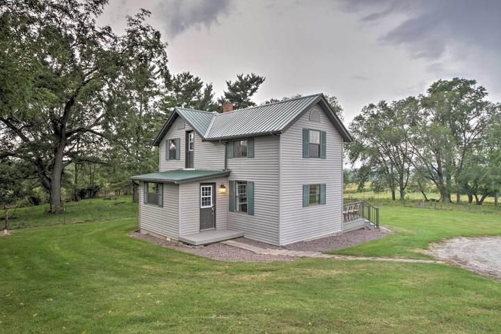 Pet Friendly Charming & Quiet 3BR House in Farm-Like Setting