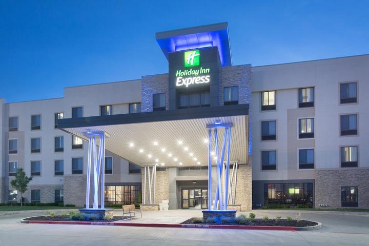 Pet Friendly Holiday Inn Express & Suites Amarillo West an IHG Hotel