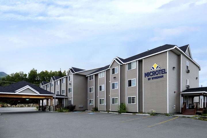 Pet Friendly Microtel Inn & Suites by Wyndham Eagle River/Anchorage Area