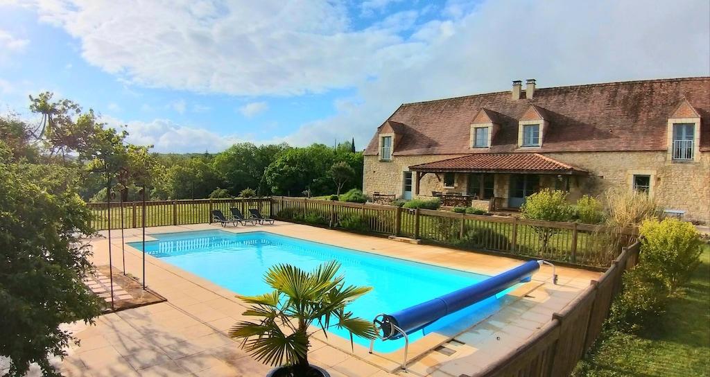 Pet Friendly Ideally Located House Private Pool