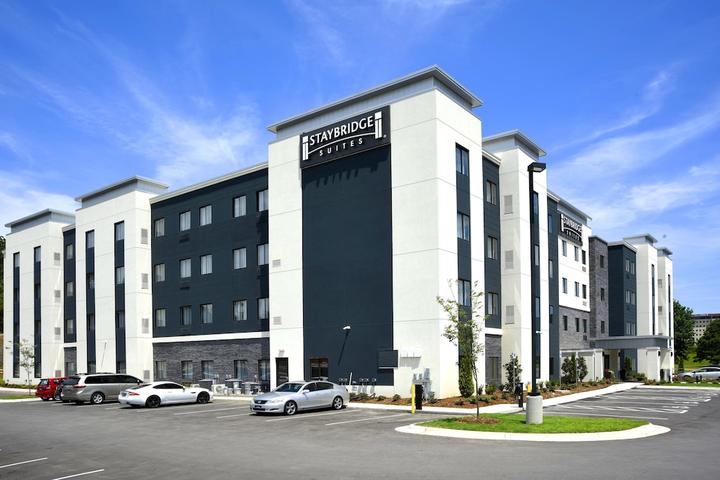 Pet Friendly Staybridge Suites Little Rock - Medical Center an IHG Hotel