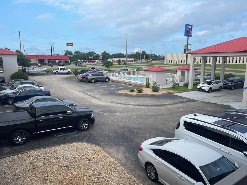 Pet Friendly Motel 6 Abbeville AL