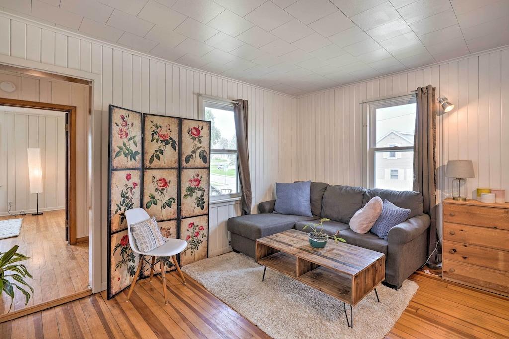 Convenient Dubuque Home Near Downtown Pet Policy