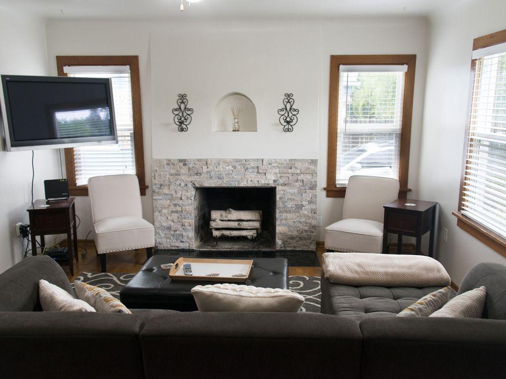 Charming Franklin Park Home Pet Policy