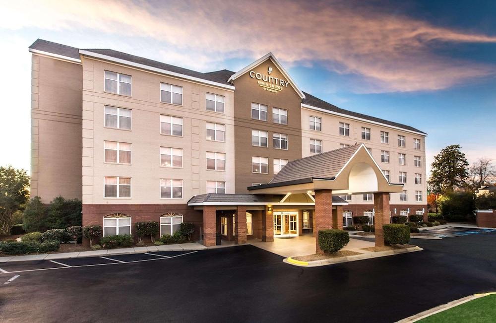 Pet Friendly Country Inn & Suites by Radisson Lake Norman Huntersville NC