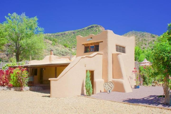 Pet Friendly A Romantic Adobe River Retreat With Outdoor Tubs