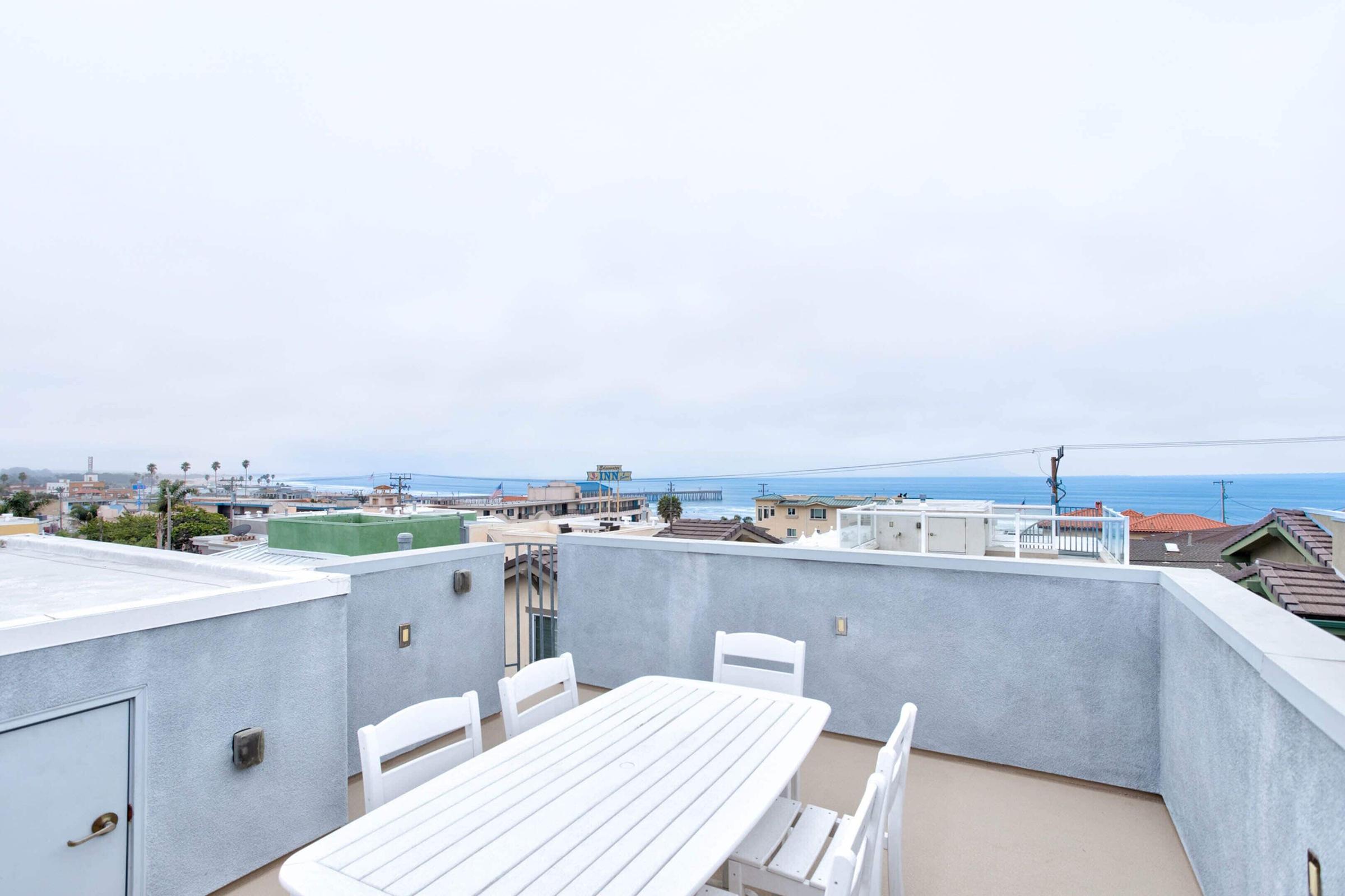 Pet Friendly Beautiful Home in Downtown Pismo with Ocean Views