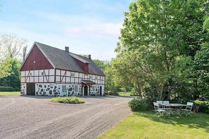 Pet Friendly Charming Cottage in Stunning Setting