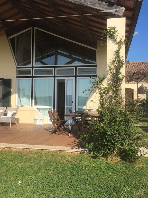 Pet Friendly Villa with Pool Near Sea of Capalbio