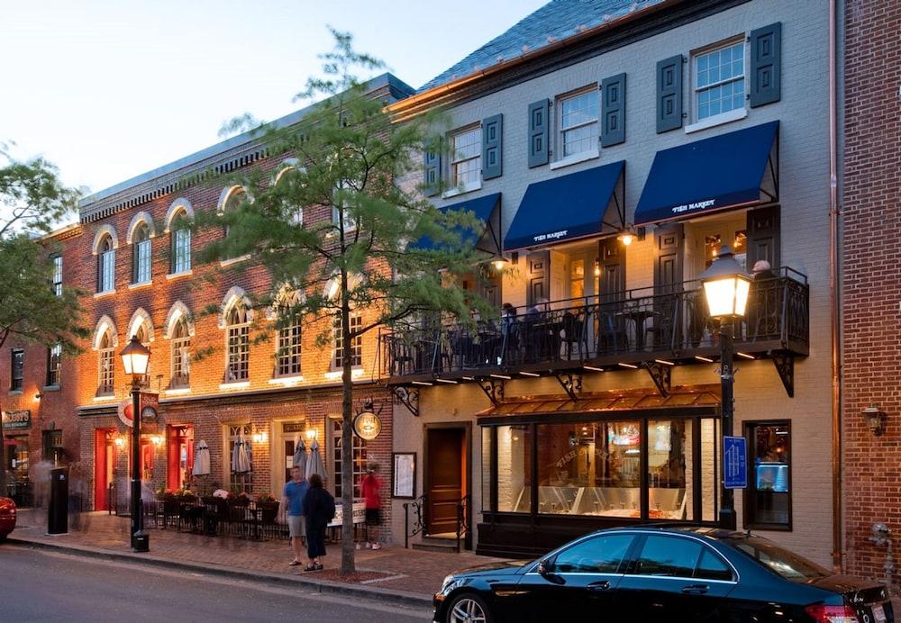 Pet Friendly Hotel Indigo Old Town Alexandria by IHG