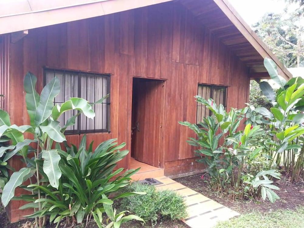 Pet Friendly Cabinas La Catarata