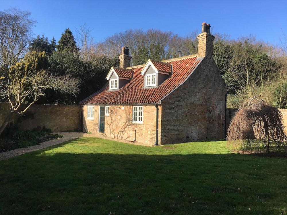 Pet Friendly Period Style Cottage in Beautiful Rural Location