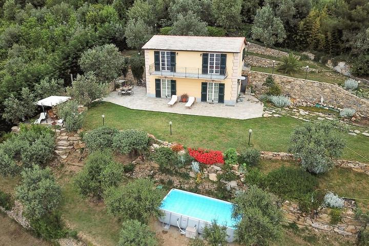 Pet Friendly 2BR Home in Pieve Ligure with Pool