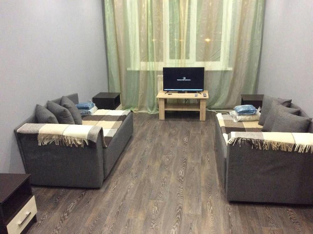 Pet Friendly Apartment on Agapkina 22-2