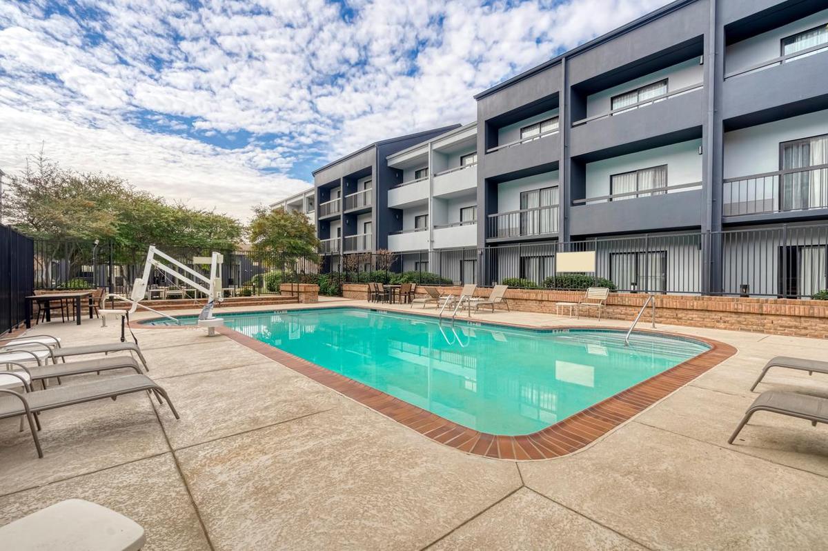 OYO Townhouse Dallas Love Field Airport Pet Policy