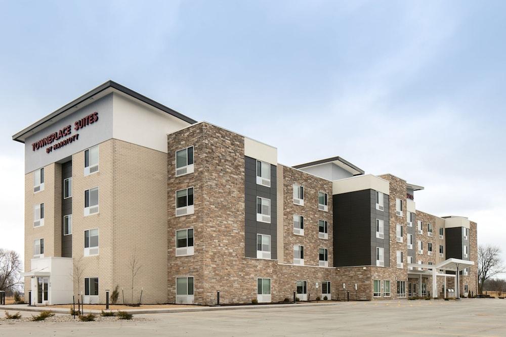 Pet Friendly TownePlace Suites by Marriott Oshkosh
