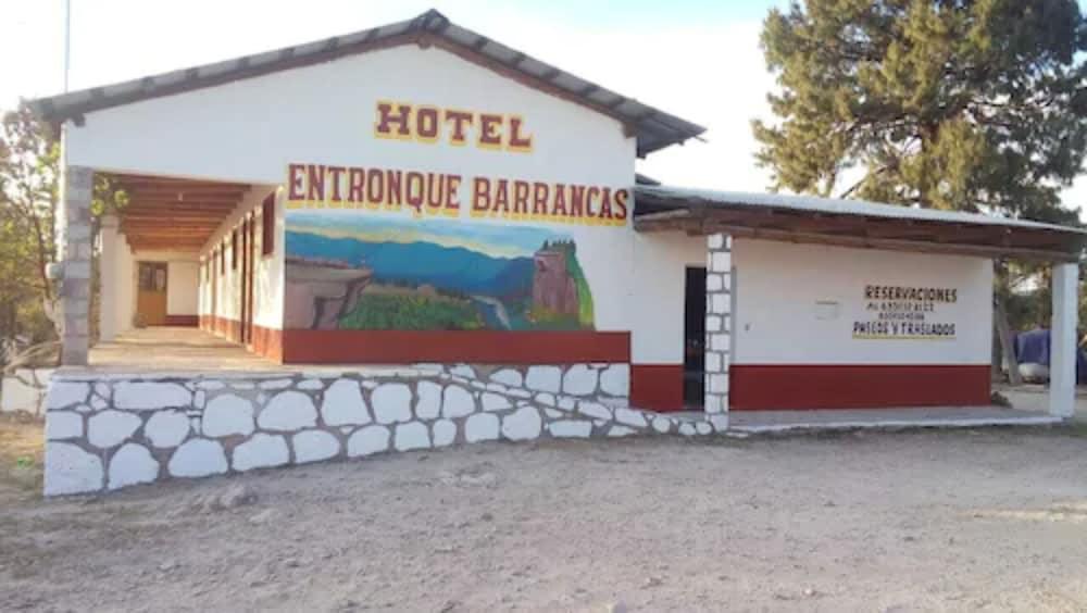 Pet Friendly Hotel Entronque Barrancas