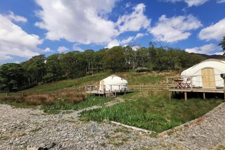 Pet Friendly Syke Farm Campsite - Yurt's and Shepherds Hut