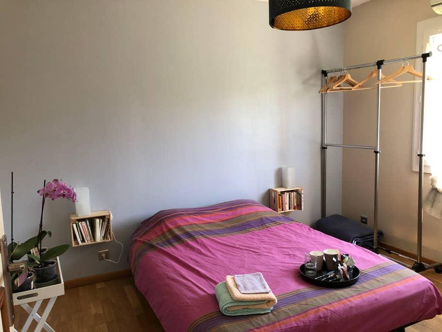 Pet Friendly Val de Reuil Airbnb Rentals