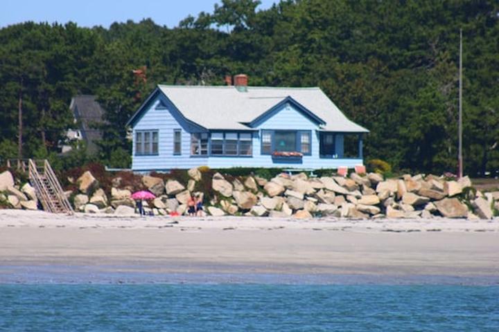 Pet Friendly Oceanfront House on Goose Rocks Beach