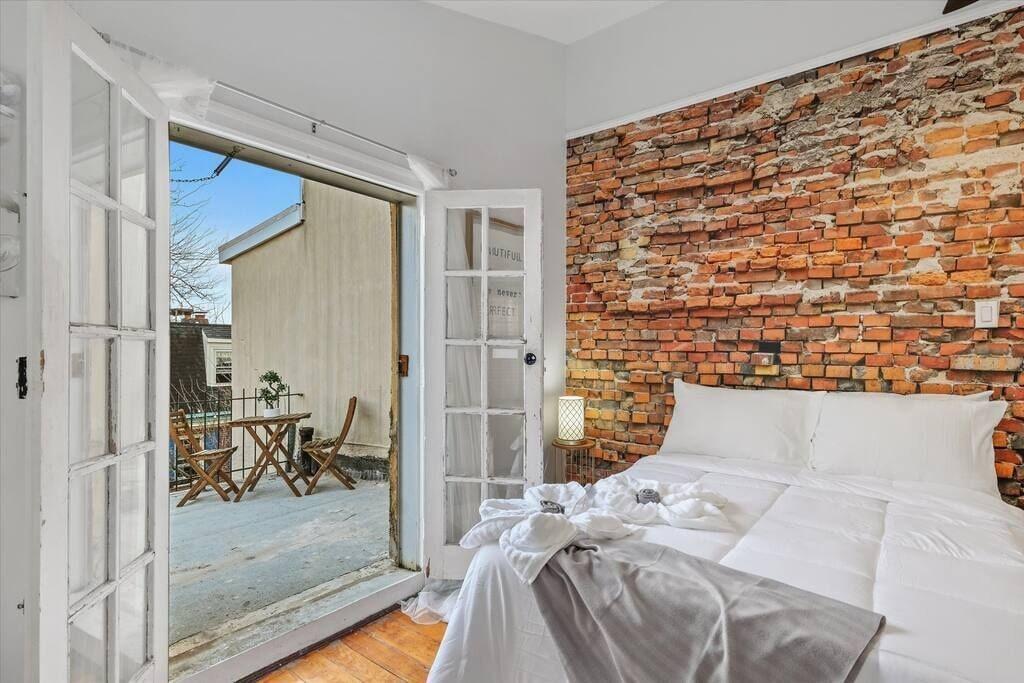 Stylish Studio in Philadelphia Pet Policy