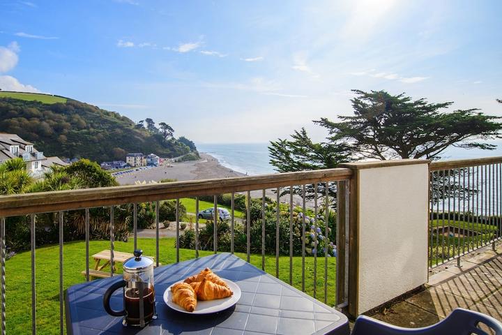 Pet Friendly Cornish Apt with Private Balcony & Stunning Views