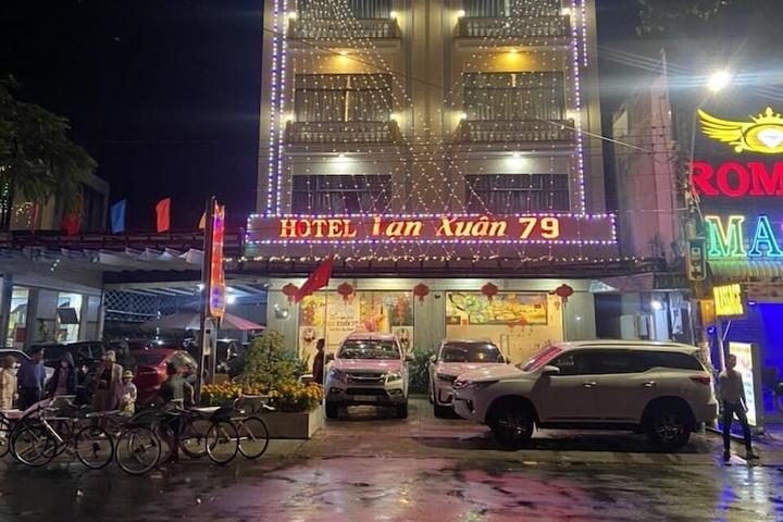 Pet Friendly Hotel Van Xuan 79