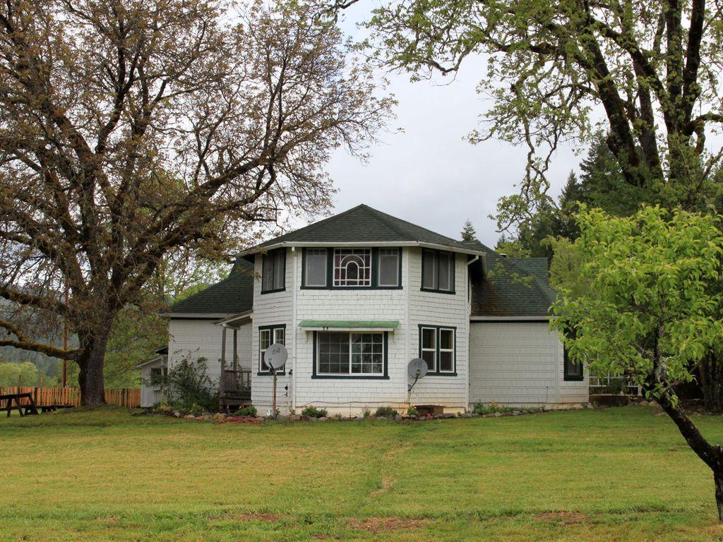 VRBO Cave Junction Pet Policy