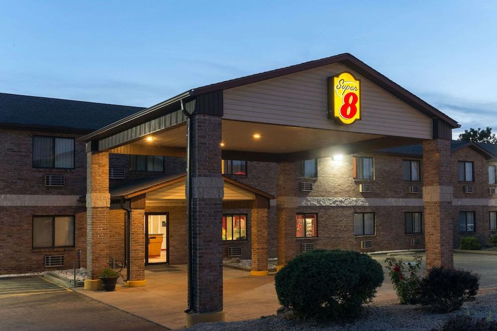 Super 8 by Wyndham Farmington Pet Policy