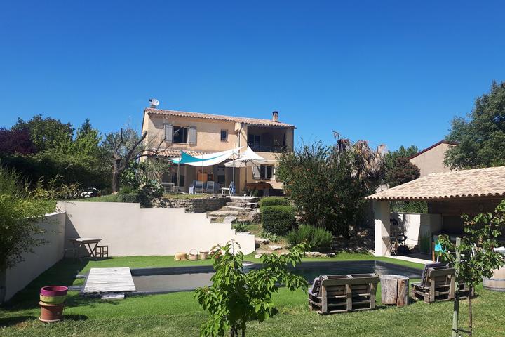 Pet Friendly Pool Villa in the Heart of Vaucluse Wine Route