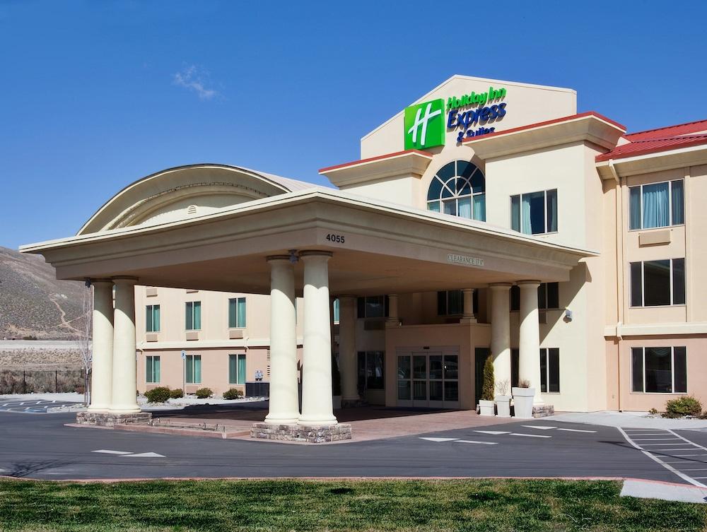 Pet Friendly Holiday Inn Express & Suites Carson City an IHG Hotel
